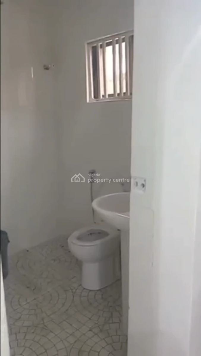3 Rooms Office Space with 2 Regular and 1 Large, Lekki Phase 1, Lekki, Lagos, Office Space for Rent
