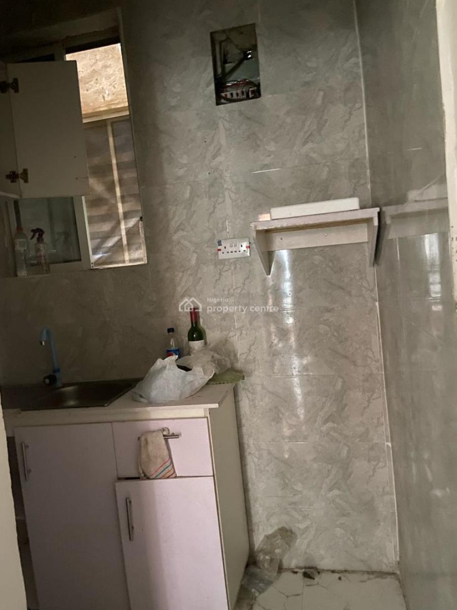 Well Maintained 3 Bedroom Apartment, Sholuyi Gbagada Lagos, Gbagada, Lagos, Flat / Apartment for Rent