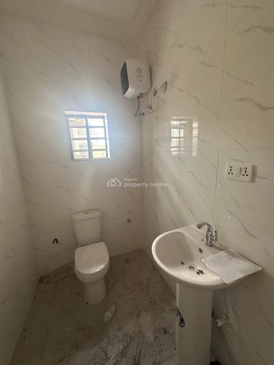 Well Maintained 3 Bedroom Apartment, Sholuyi Gbagada Lagos, Gbagada, Lagos, Flat / Apartment for Rent
