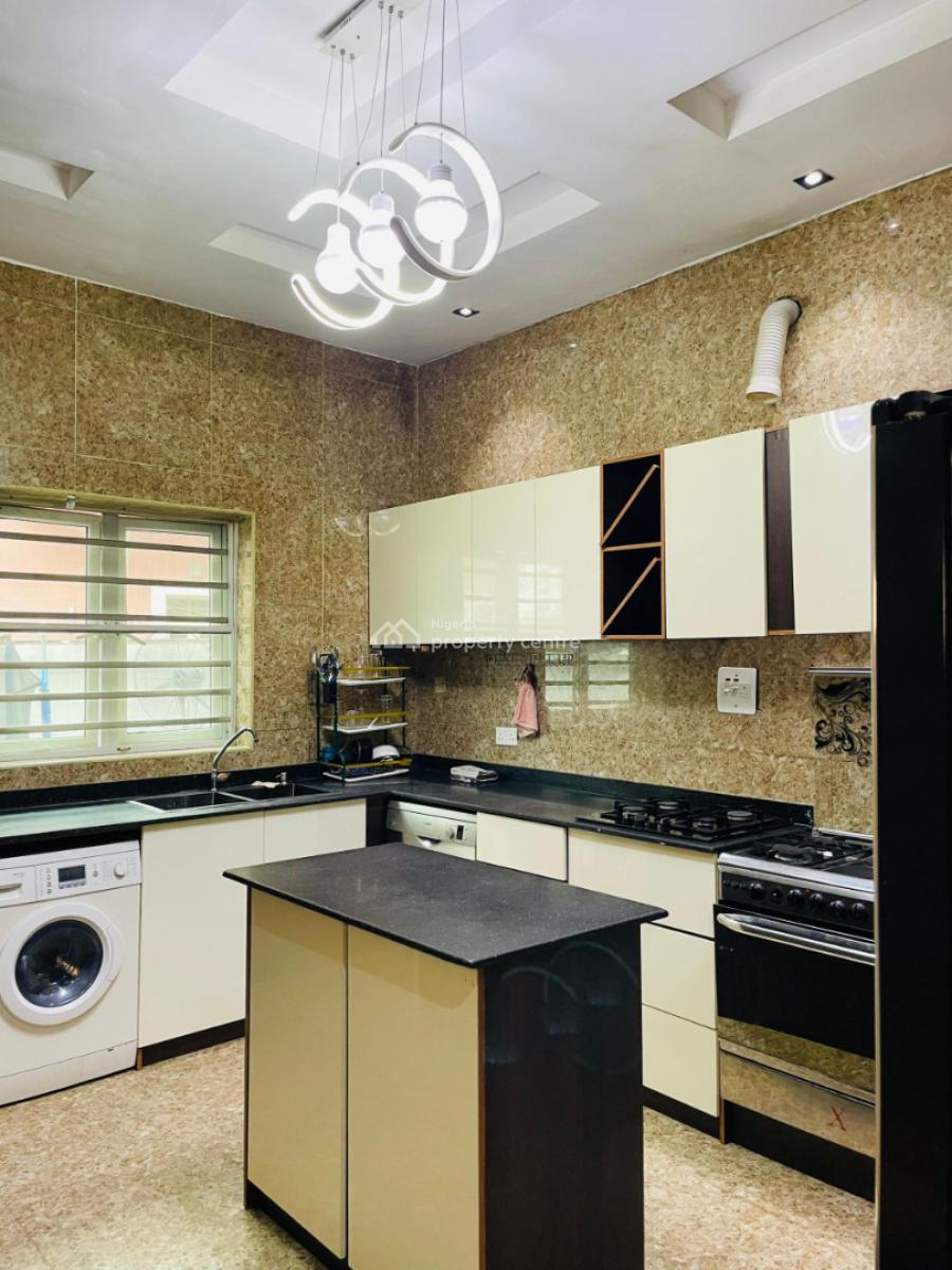 Luxury 5 Bedroom Self Compound with Ps5, Osapa, Lekki, Lagos, Flat / Apartment Short Let