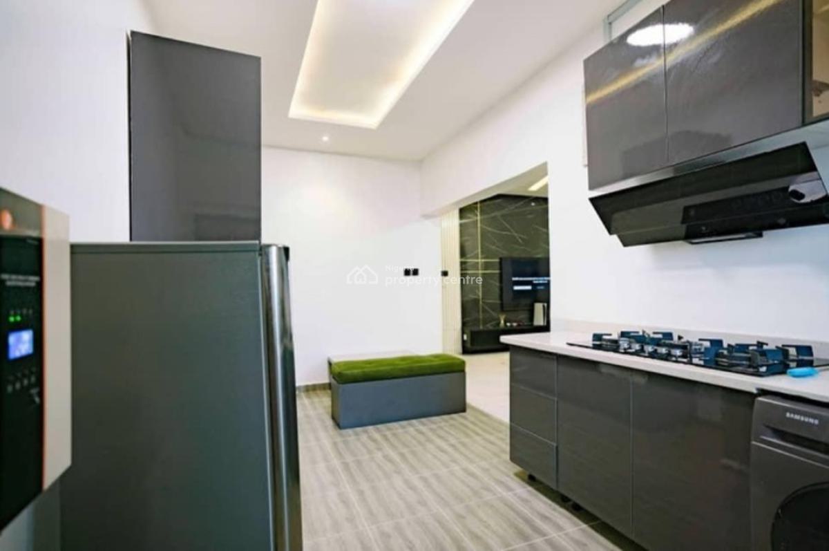 Furnished and Serviced with 24/7 Power Supply 2 Bedroom En-suite Flat, Lekki Phase 1, Lekki, Lagos, Flat / Apartment for Rent