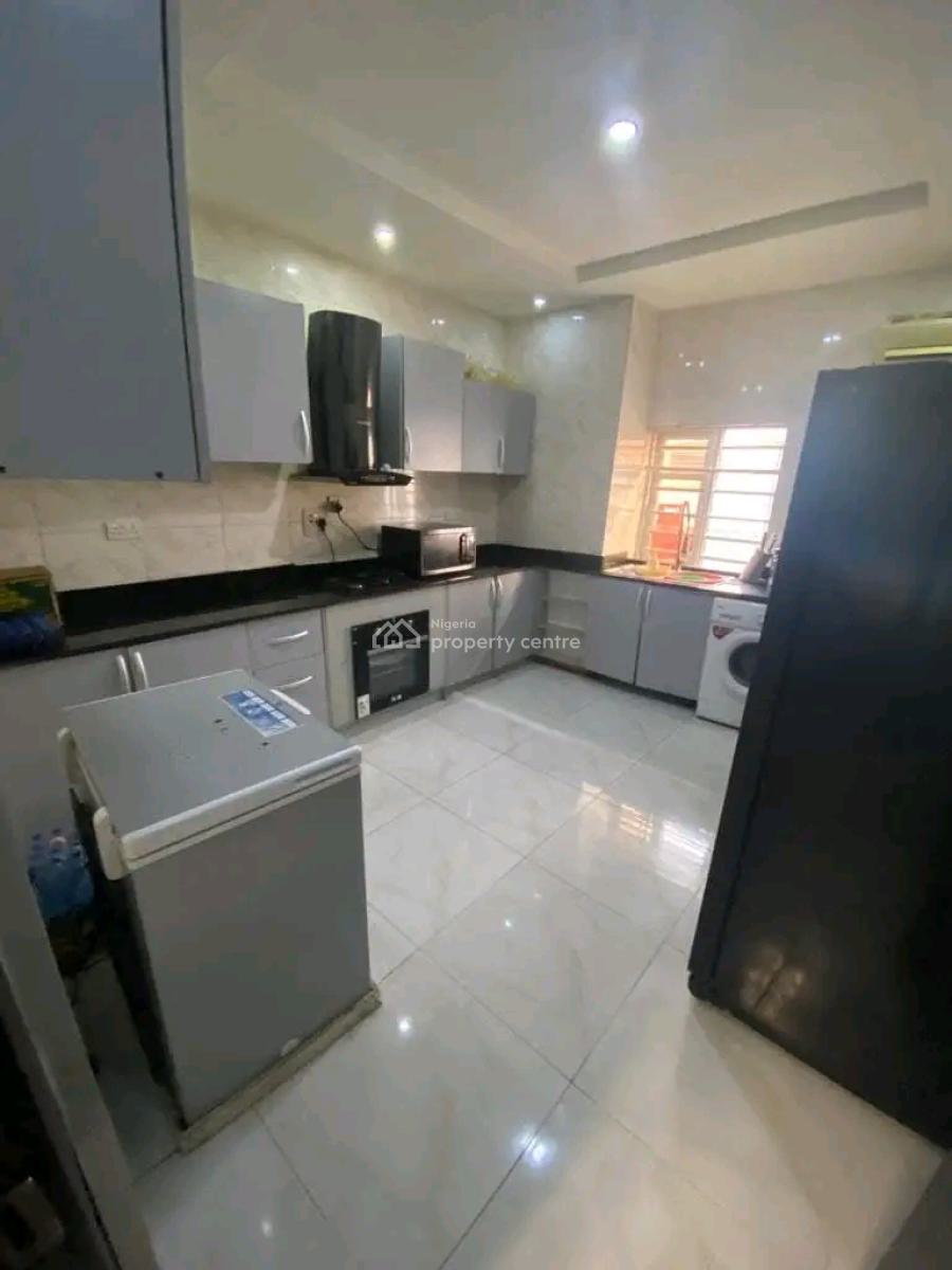 Distress 4 Bedroom Detached Duplex with a Bq, Chevron, Lekki, Lagos, Detached Duplex for Sale