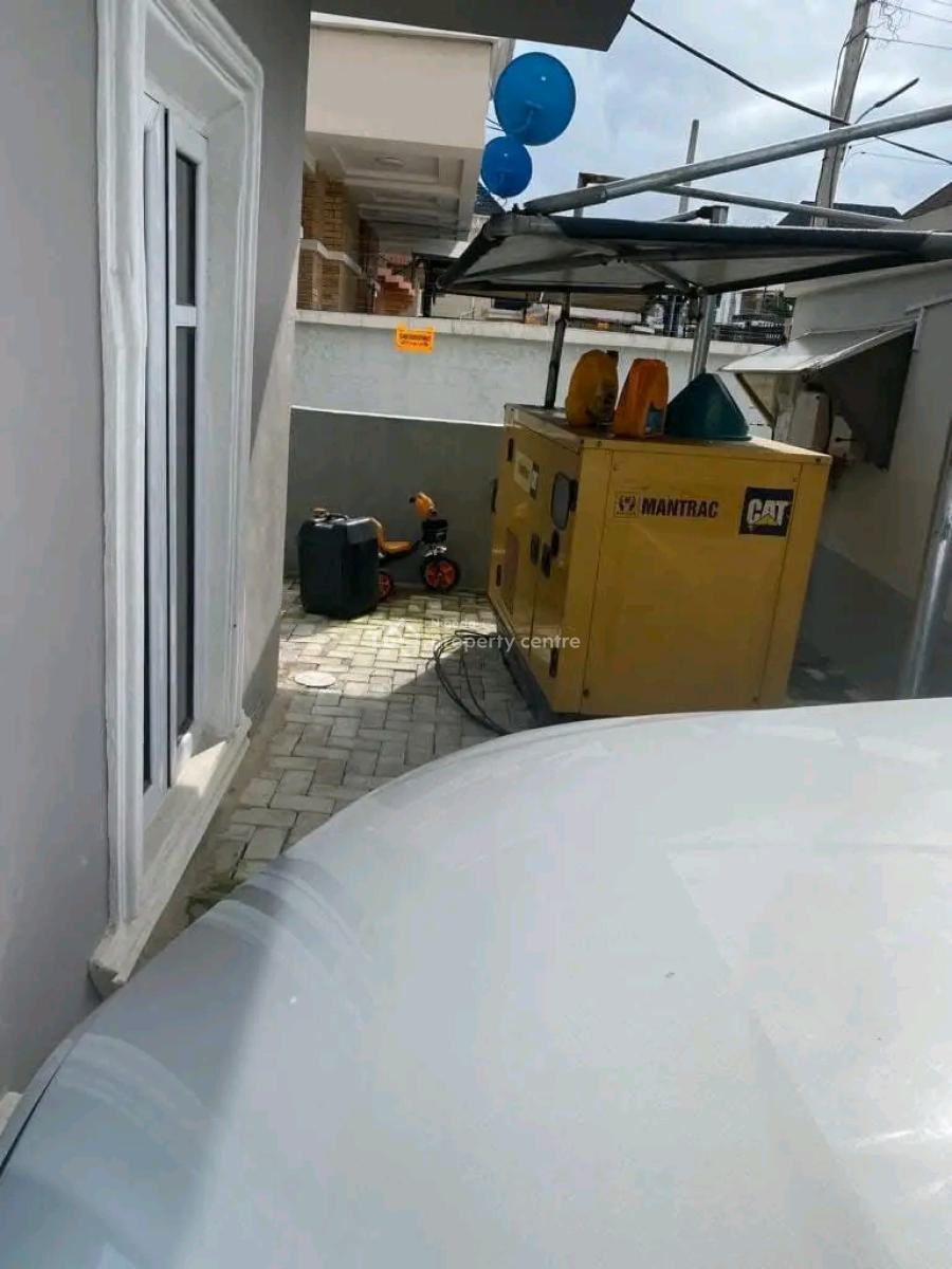 Distress 4 Bedroom Detached Duplex with a Bq, Chevron, Lekki, Lagos, Detached Duplex for Sale