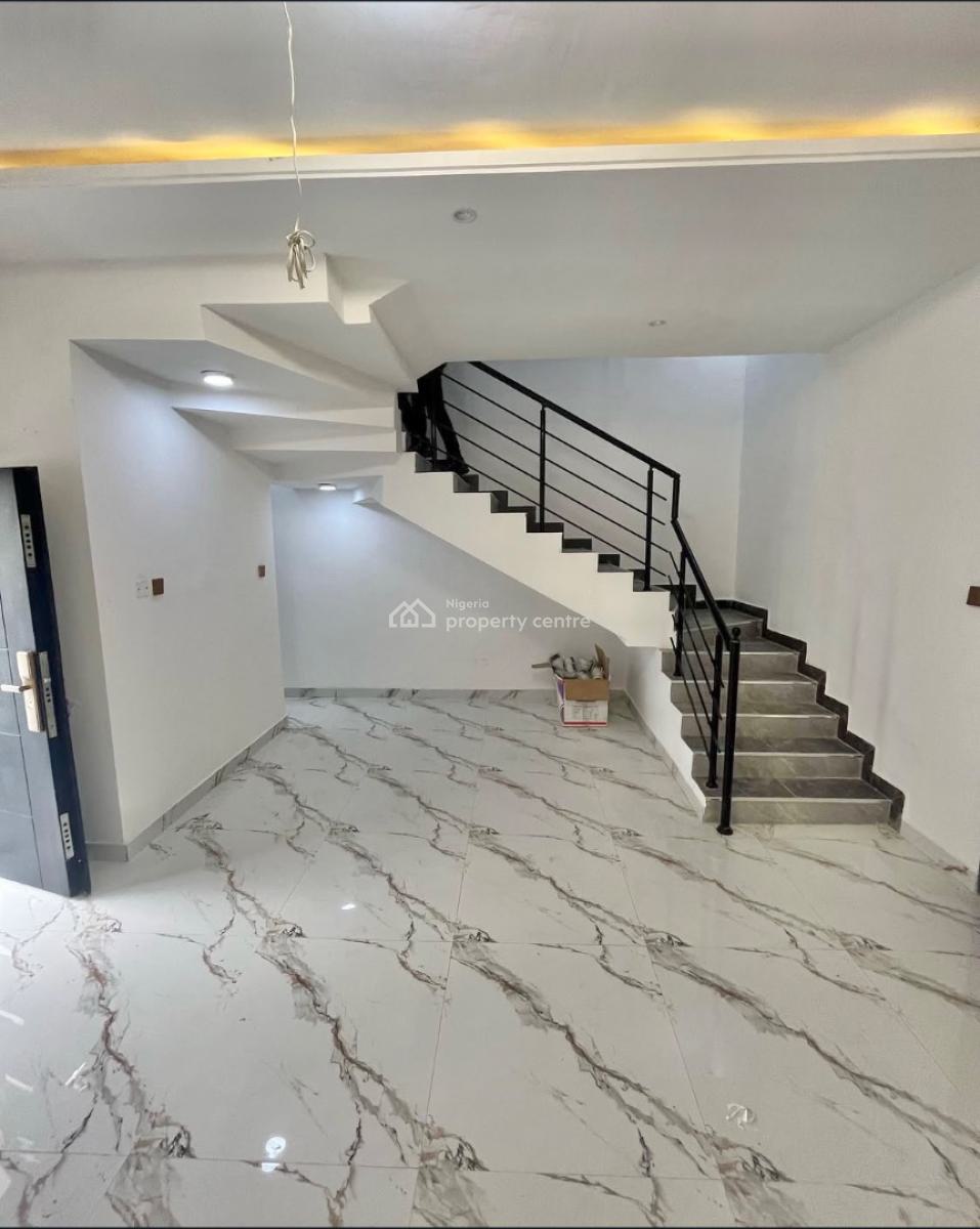 3 Bedroom Terrace Duplex with Bq on 3 Floors, Ologolo, Lekki, Lagos, Terraced Duplex for Rent