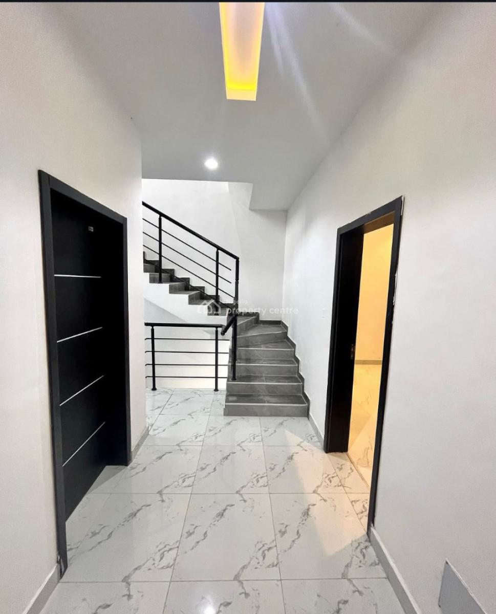 3 Bedroom Terrace Duplex with Bq on 3 Floors, Ologolo, Lekki, Lagos, Terraced Duplex for Rent