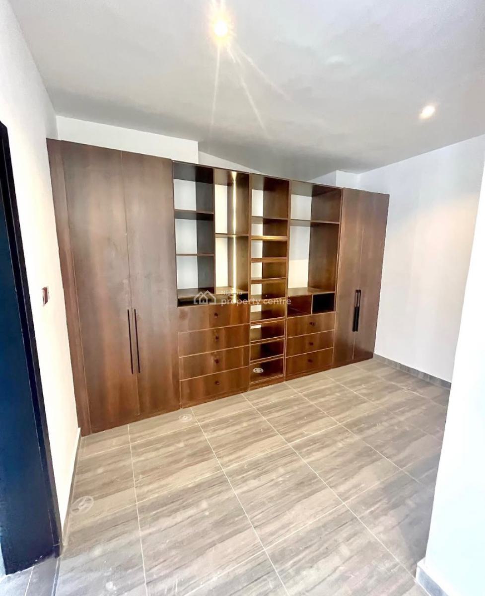 3 Bedroom Terrace Duplex with Bq on 3 Floors, Ologolo, Lekki, Lagos, Terraced Duplex for Rent