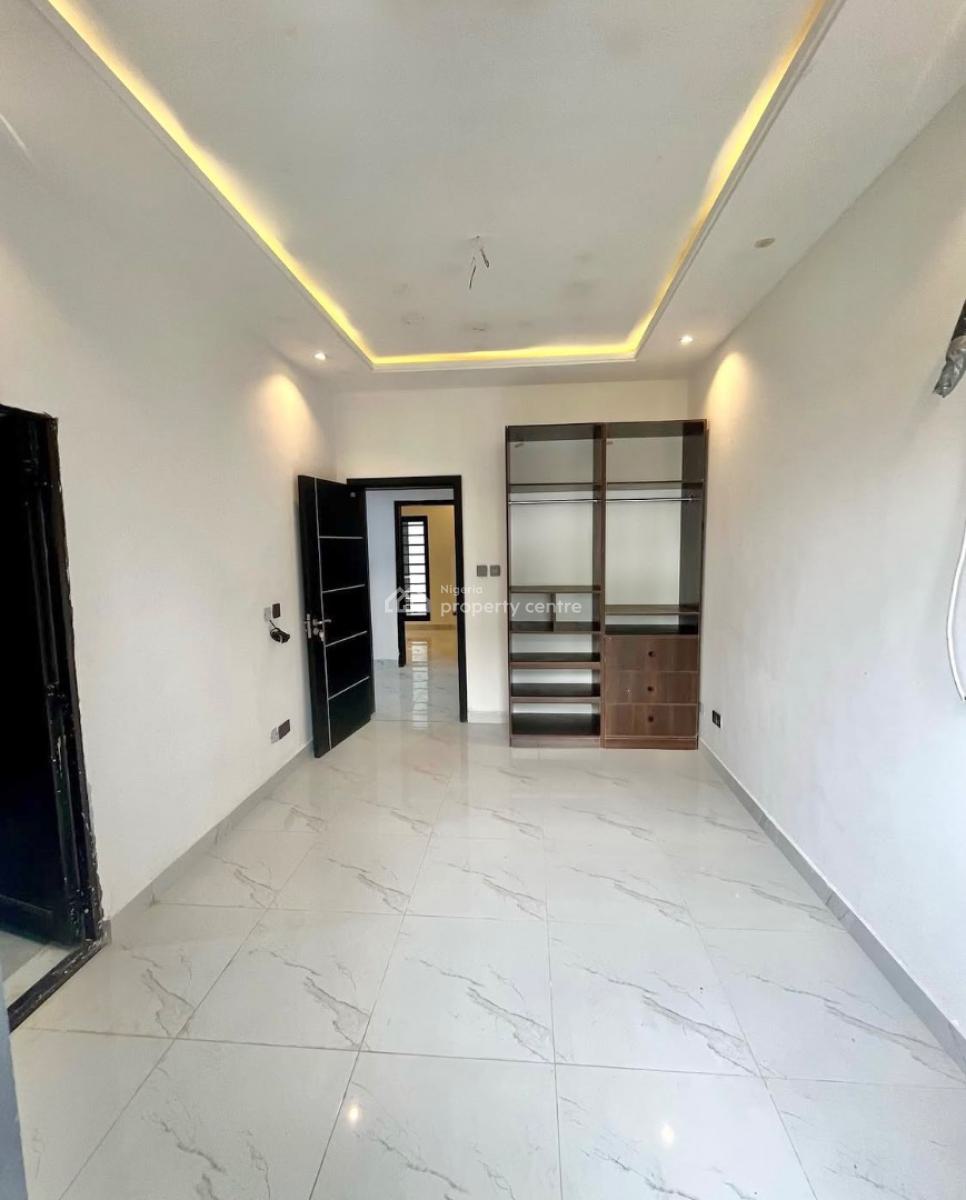 3 Bedroom Terrace Duplex with Bq on 3 Floors, Ologolo, Lekki, Lagos, Terraced Duplex for Rent