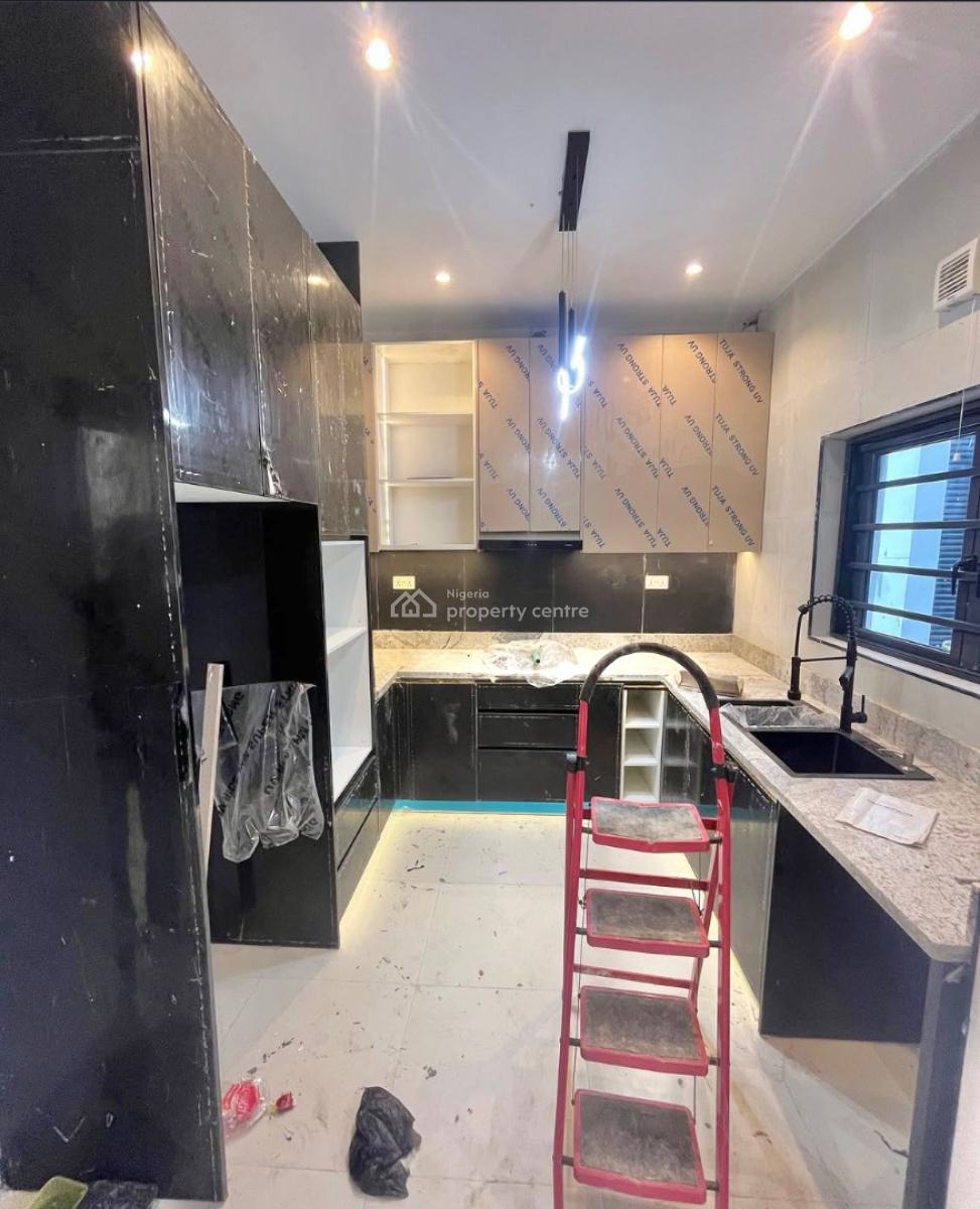 3 Bedroom Terrace Duplex with Bq on 3 Floors, Ologolo, Lekki, Lagos, Terraced Duplex for Rent