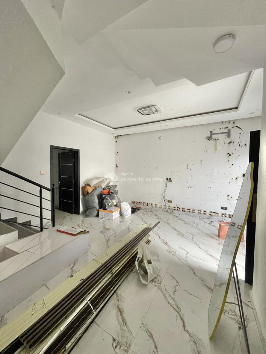 3 Bedrooms Terraced Duplex with Bq on 3 Floors, Ologolo, Lekki, Lagos, Terraced Duplex for Rent