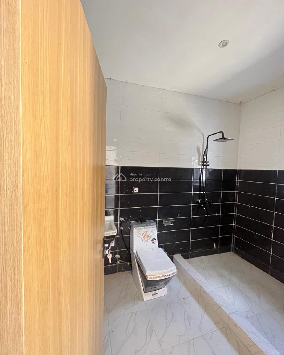 Lovely 2 Bedroom Apartment with Bq, New Road, Lekki, Lagos, Block of Flats for Sale