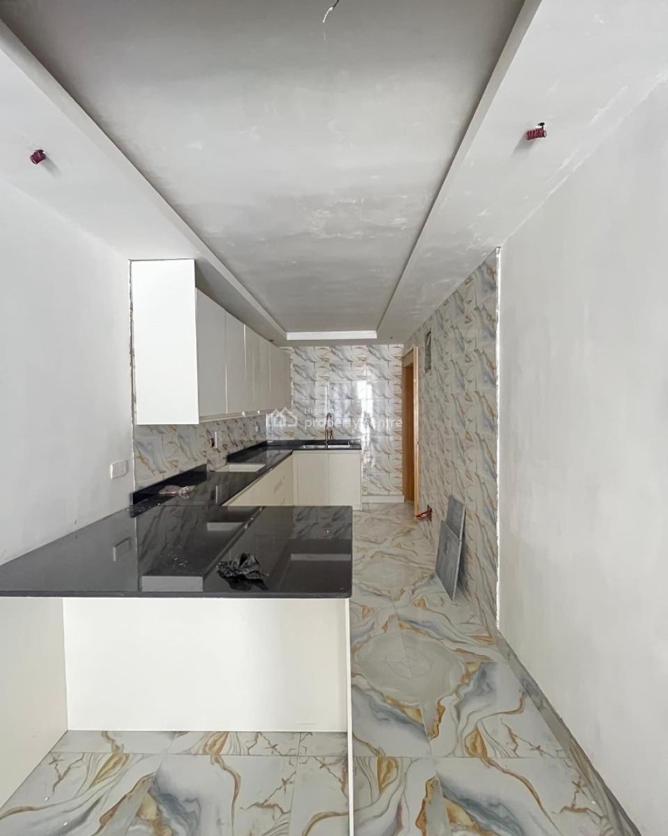 Lovely 2 Bedroom Apartment with Bq, New Road, Lekki, Lagos, Block of Flats for Sale