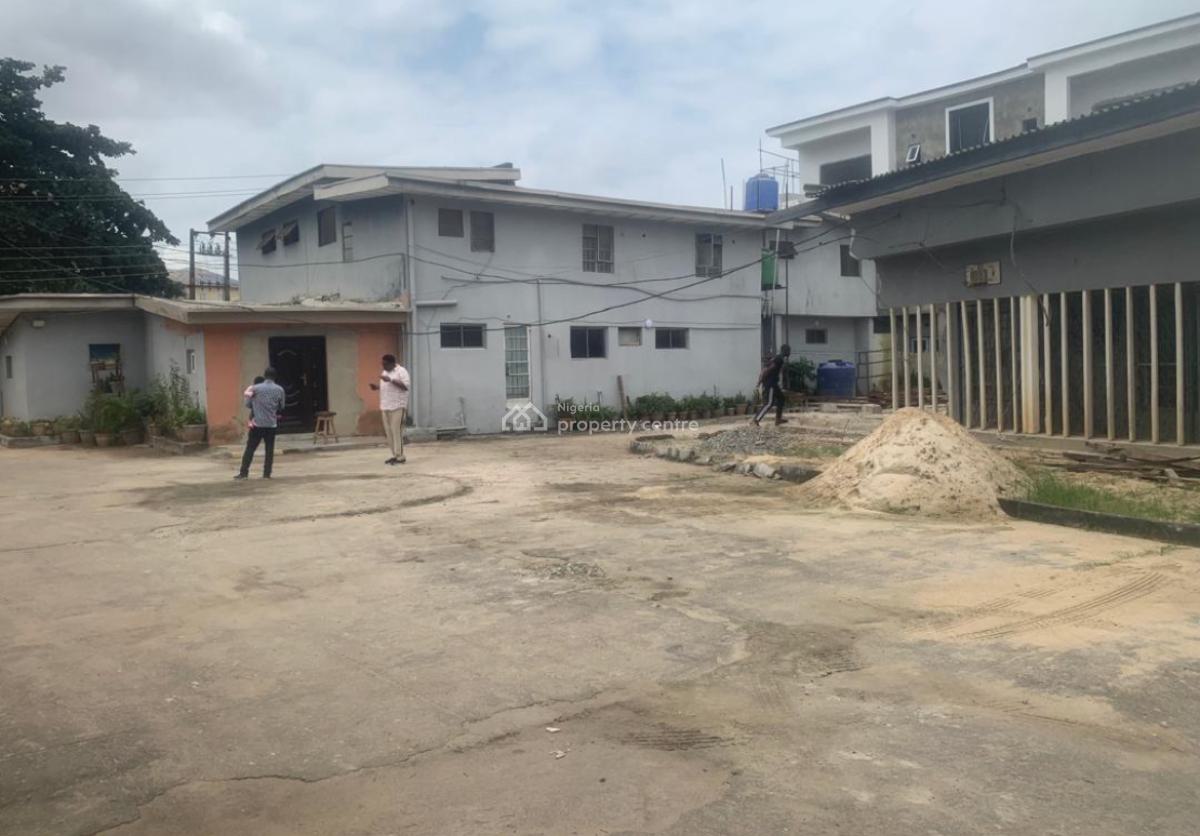 Spacious 3bedrooms Flat at Ikeja Gra, Ikeja Gra, Ikeja, Lagos, Flat / Apartment for Rent