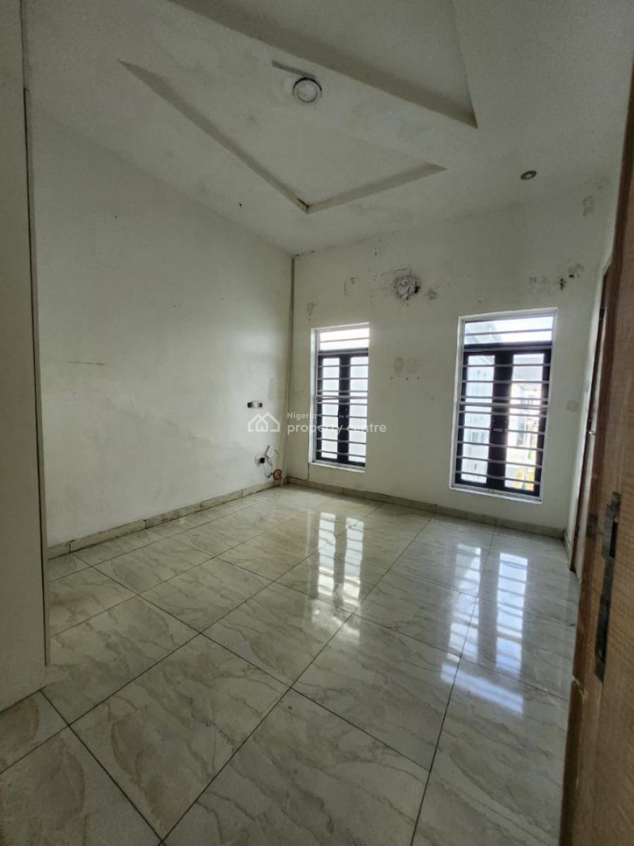 Spacious Madams Room in a Shared Apartment, Royal Pine Estate, By Orchid Road, Lekki, Lagos, Lekki, Lagos, Self Contain (single Rooms) for Rent
