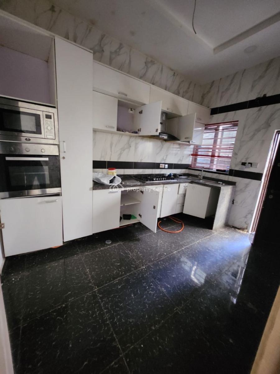 Spacious Madams Room in a Shared Apartment, Royal Pine Estate, By Orchid Road, Lekki, Lagos, Lekki, Lagos, Self Contain (single Rooms) for Rent