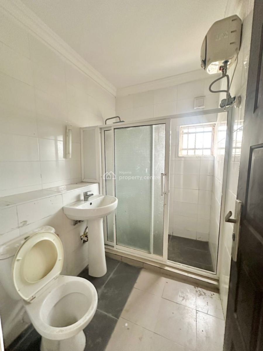 Big Room Upstairs Shared Apartment in Osapa London, Osapa London, Lekki, Lagos, Self Contain (single Rooms) for Rent