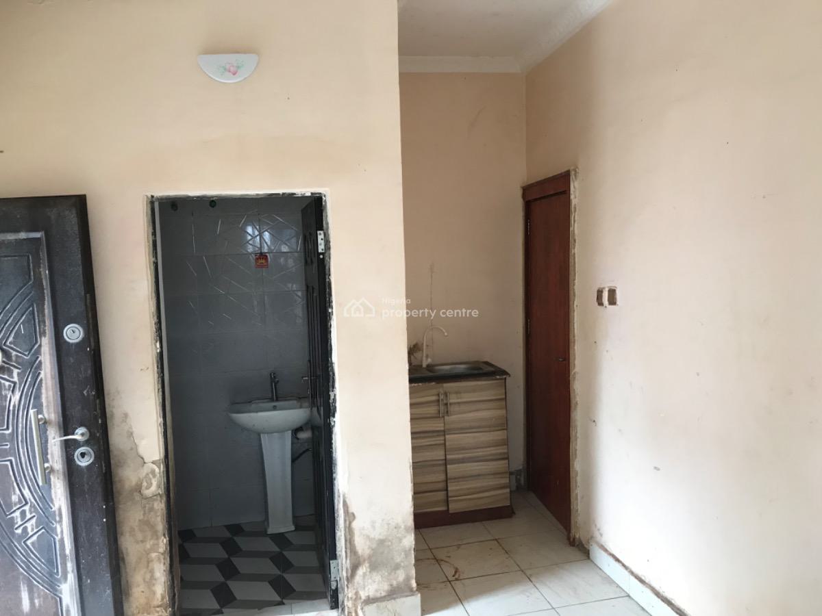 Fairly Used Self Con, Modern Market Axis, Dawaki, Gwarinpa, Abuja, Self Contain (single Rooms) for Rent