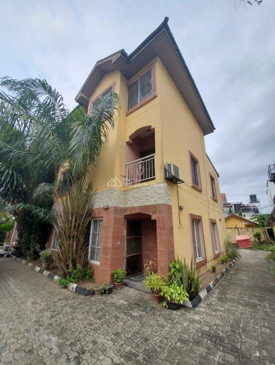 4 Bedroom Terrace with Bq, Lekki Phase 1,lekki Lagos, Lekki Phase 1, Lekki, Lagos, Terraced Duplex for Rent