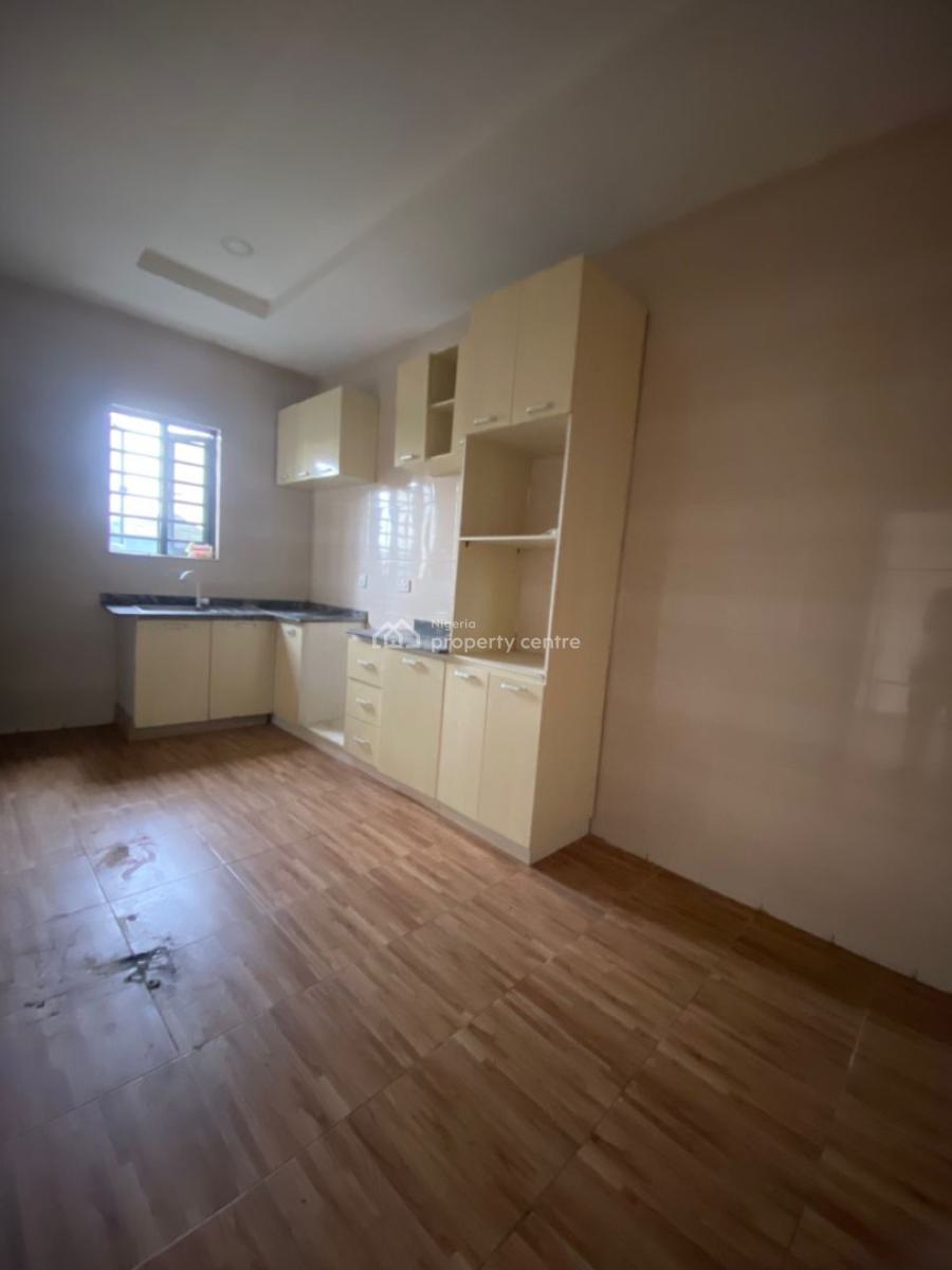 Spacious Downstairs, Via Thera Annex/ogombo, Sangotedo, Ajah, Lagos, Flat / Apartment for Rent