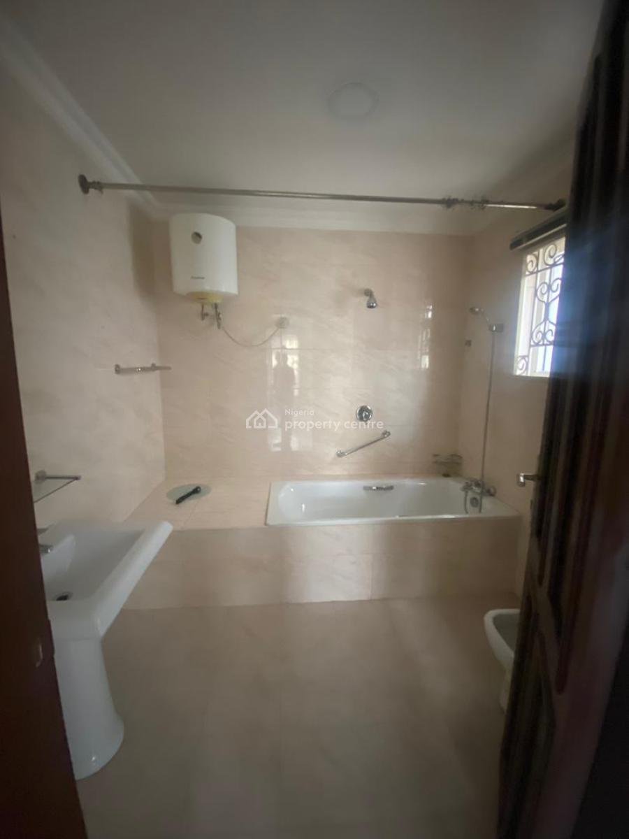 Newly Revamped Serviced Mini Flat Off Admiralty Lekki Phase 1, Off Admiralty Way Lekki Phase 1, Lekki Phase 1, Lekki, Lagos, Mini Flat (room and Parlour) for Rent