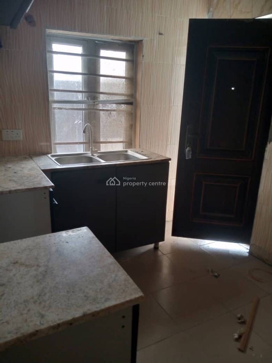 a Standard 2 Bedroom Apartment, Ogidan, Off Lekki - Epe Expressway, Lekki, Lagos, Flat / Apartment for Rent