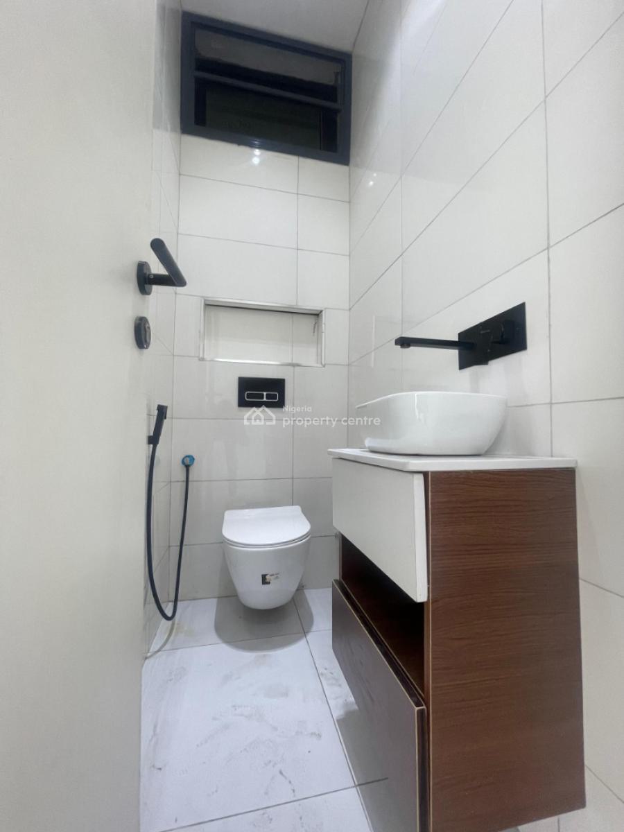 2 Bedroom Apartment, Ologolo, Ologolo, Lekki, Lagos, Flat / Apartment for Sale