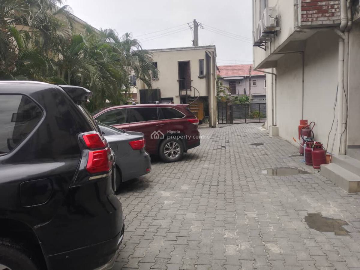 Luxury 2 Bedroom Apartment with Boys Quarters and Good Facilities, Agungi Estate, Lekki, Lagos., Agungi, Lekki, Lagos, Flat / Apartment for Sale
