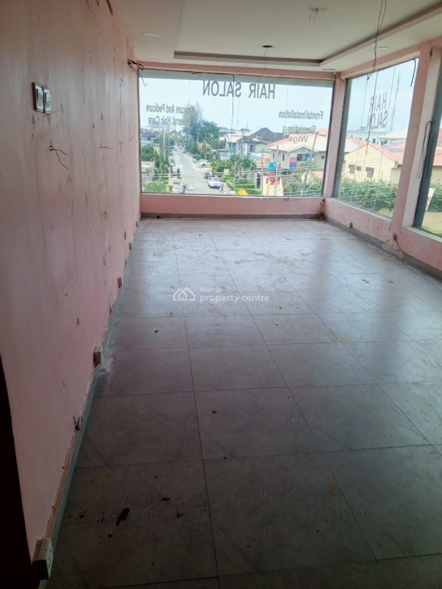 Strategic Shop in a Good Location, Off Adebayo Doherty, Lekki Phase 1, Lekki, Lagos, Shop for Rent