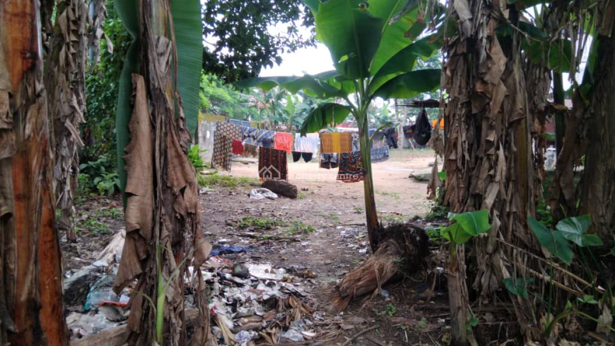 Strategically Located Plots of Dry Land with a 5bedroom Duplex, Federal Housing Estate By Ikot Ansa High Way, Calabar, Cross River, Mixed-use Land for Sale