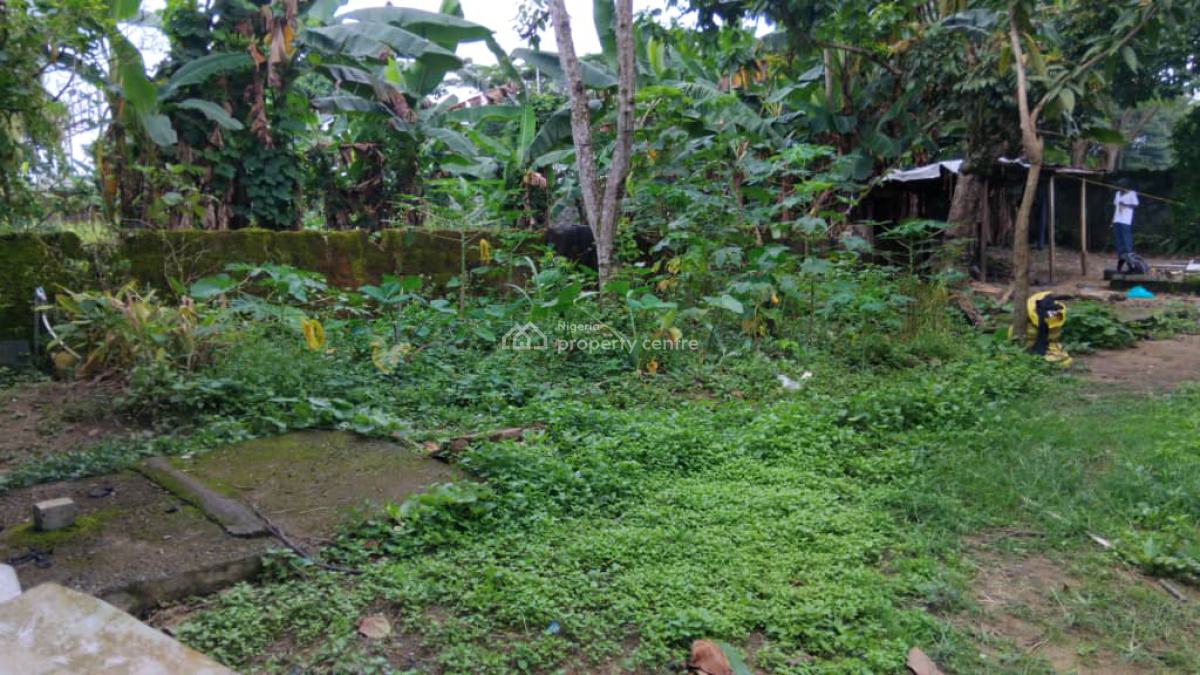 Strategically Located Plots of Dry Land with a 5bedroom Duplex, Federal Housing Estate By Ikot Ansa High Way, Calabar, Cross River, Mixed-use Land for Sale