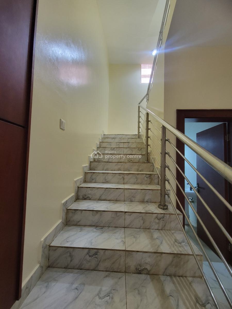 Spacious 3 Bedrooms Terraced Triplex + Bq, Jahi, Abuja, Terraced Duplex for Rent