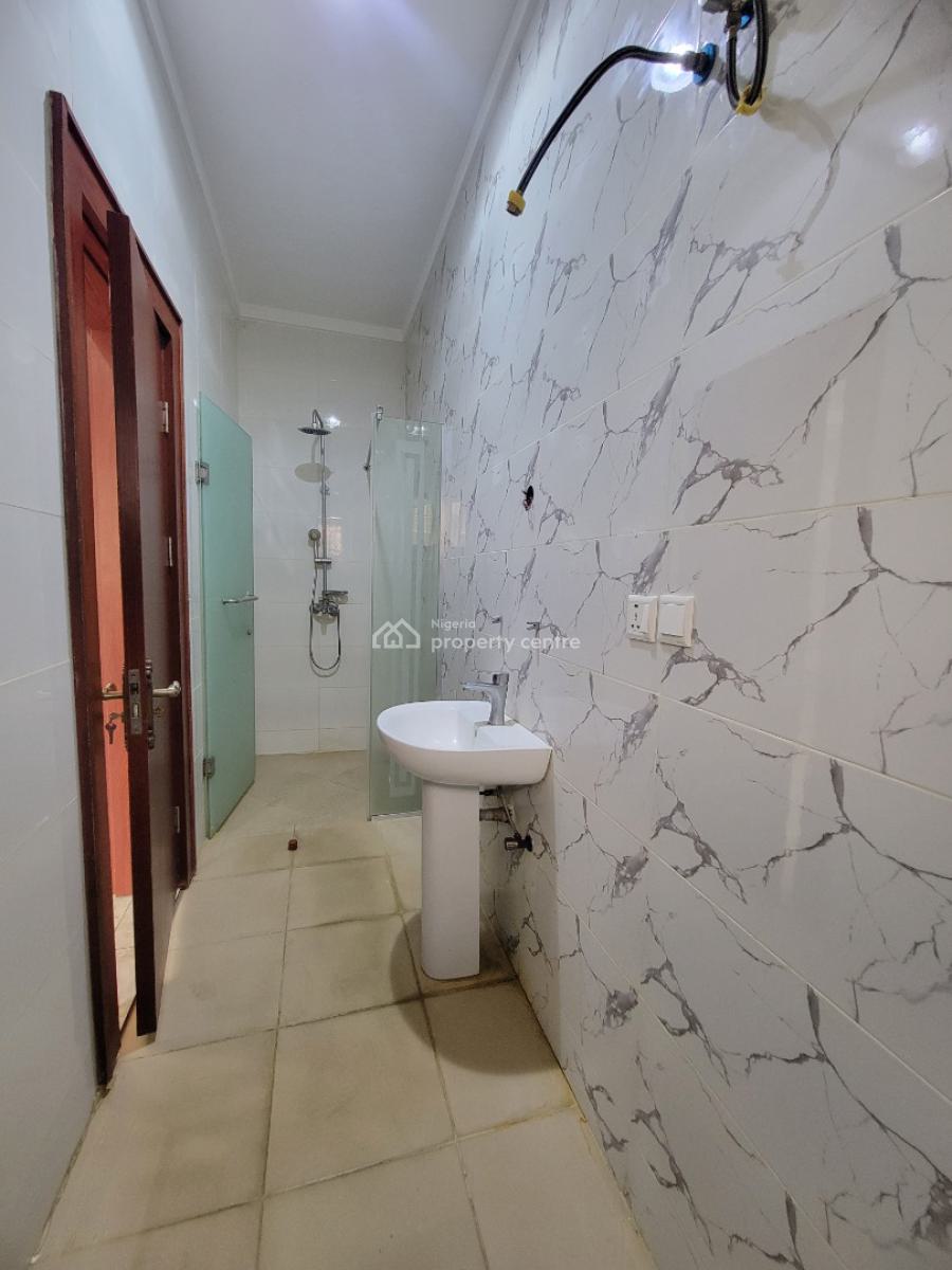 Spacious 3 Bedrooms Terraced Triplex + Bq, Jahi, Abuja, Terraced Duplex for Rent