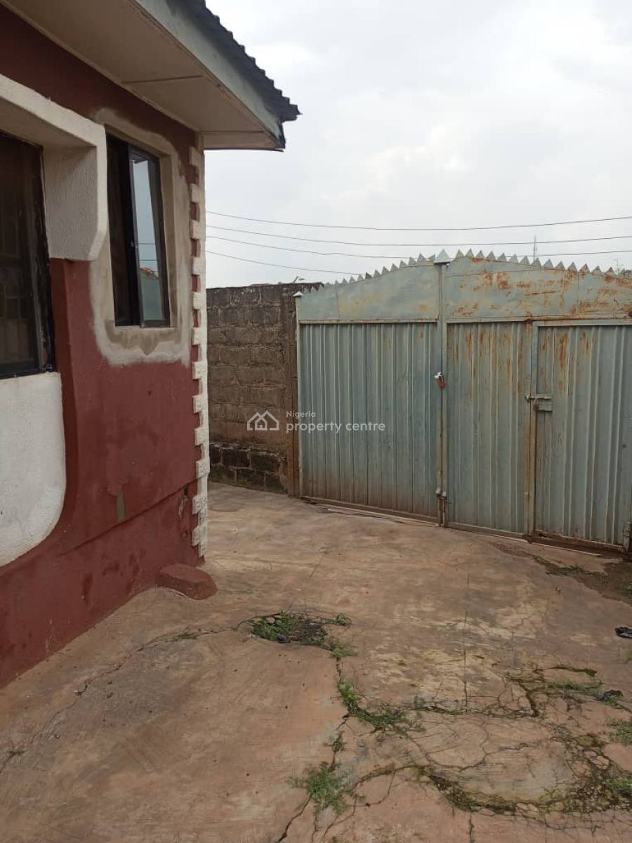 2 Units 2 Bedroom Flat, Olunloyo Olorunsogo, Ibadan, Oyo, Block of Flats for Sale