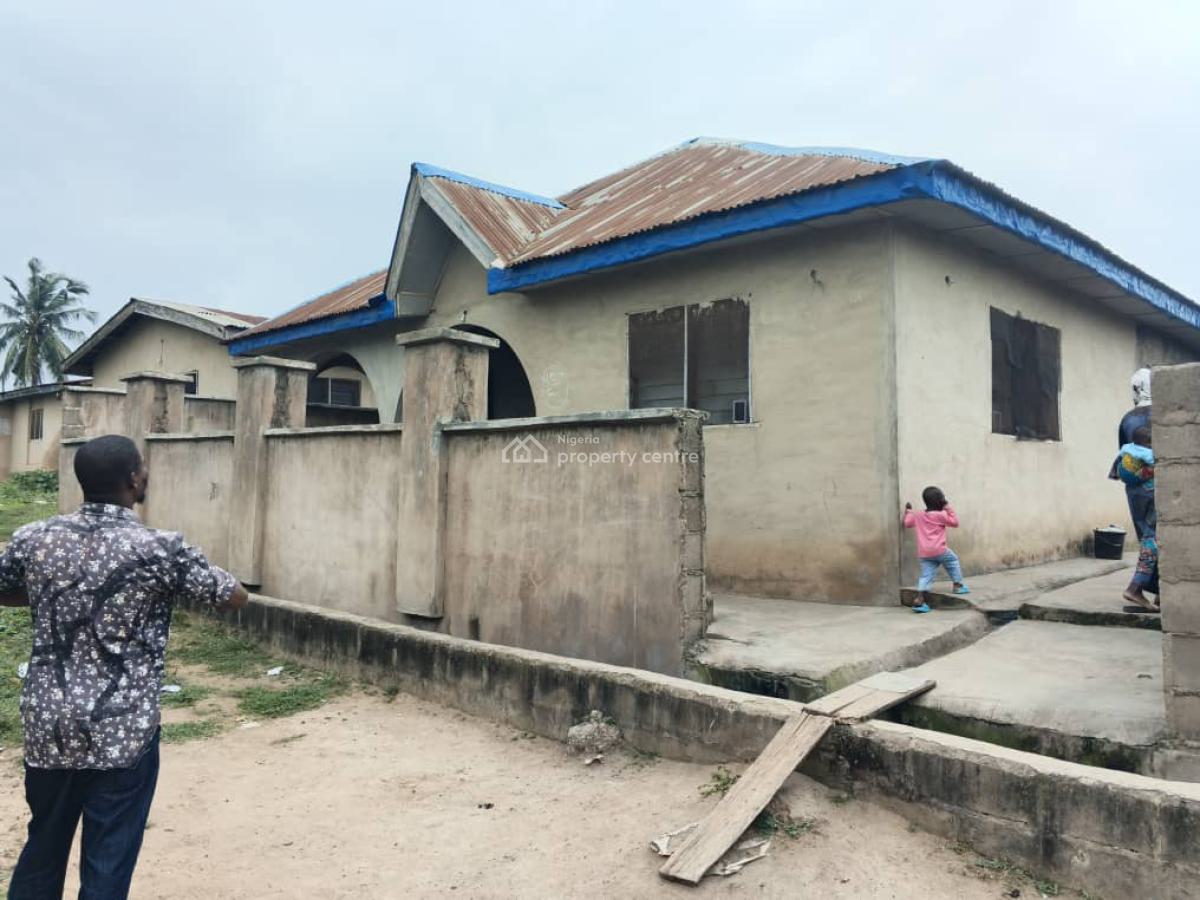 6 Rooms Tenement Building, Alaase Amuloko, Ibadan, Oyo, House for Sale
