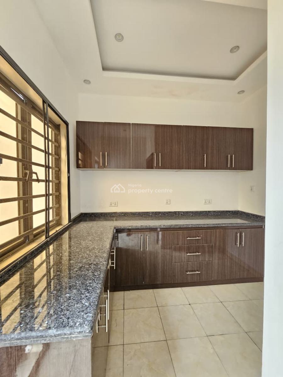 Standard 5 Bedroom Semi Detached Duplex with Bq, Comes with a Rooftop Terrace, Bq Within an Estate, Vgc, Lekki, Lagos, Semi-detached Duplex for Sale