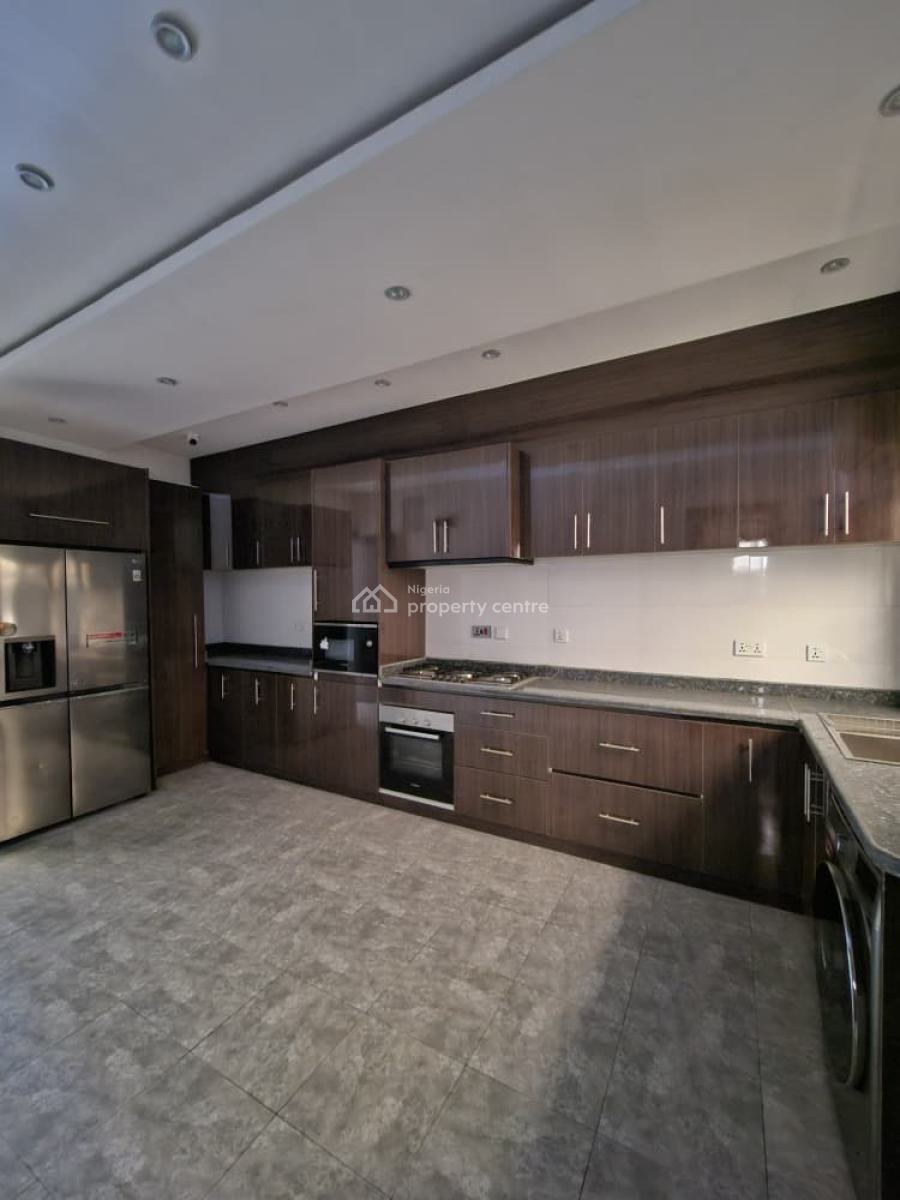 Standard 5 Bedroom Semi Detached Duplex with Bq, Comes with a Rooftop Terrace, Bq Within an Estate, Vgc, Lekki, Lagos, Semi-detached Duplex for Sale