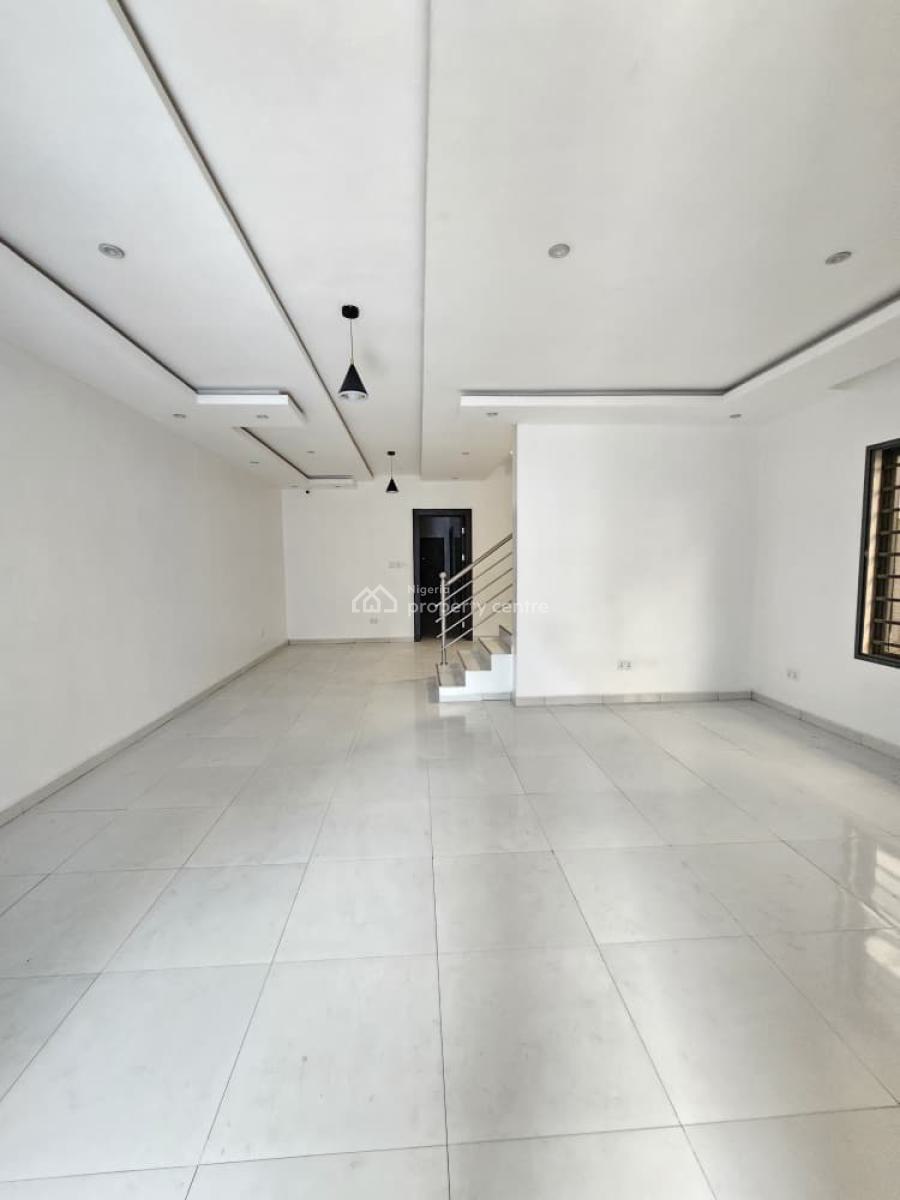 Standard 5 Bedroom Semi Detached Duplex with Bq, Comes with a Rooftop Terrace, Bq Within an Estate, Vgc, Lekki, Lagos, Semi-detached Duplex for Sale