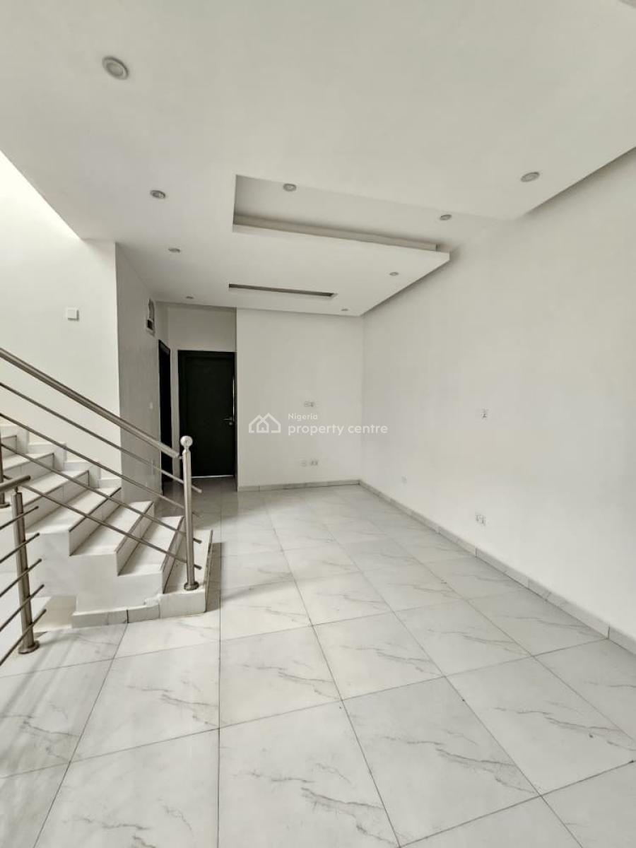 Standard 5 Bedroom Semi Detached Duplex with Bq, Comes with a Rooftop Terrace, Bq Within an Estate, Vgc, Lekki, Lagos, Semi-detached Duplex for Sale
