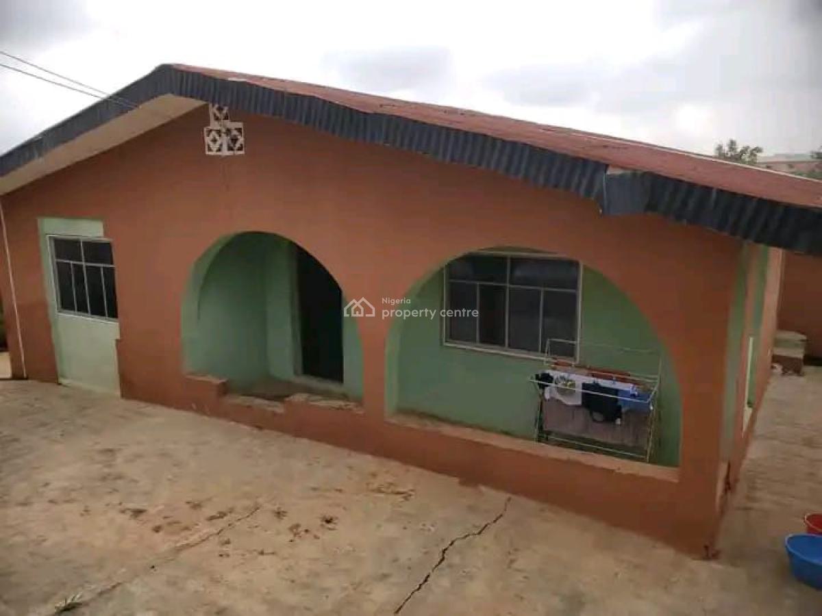 House on 1 and Half Plot of Land, Palupo Asolo, Ibadan, Oyo, Flat / Apartment for Sale