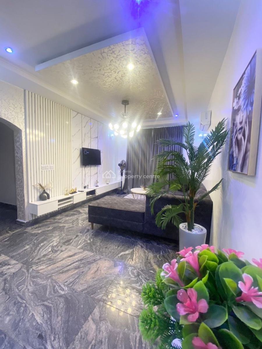 Luxury Spacious 3 Bedroom Furnished and Service Apartment, Wuye, Abuja, Flat / Apartment Short Let