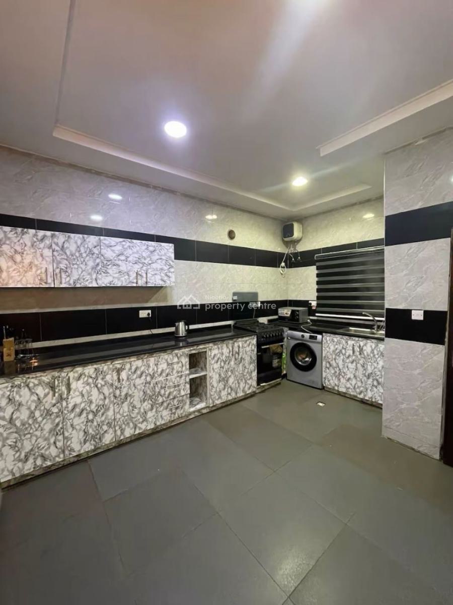 Luxury Spacious 3 Bedroom Furnished and Service Apartment, Wuye, Abuja, Flat / Apartment Short Let