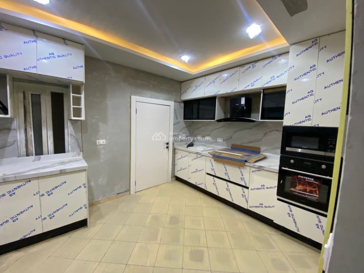 Well Refurbished 4 Bedroom Apartment on 4th Floor, Right Hand Side, Lekki Phase 1, Lekki, Lagos, Flat / Apartment for Sale