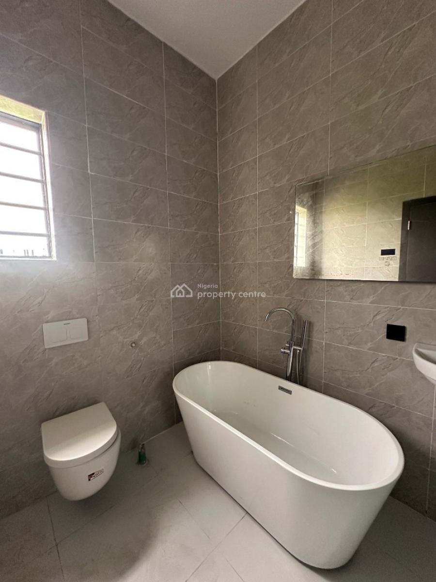Contemporary Spacious 5 Bedroom Fully Detached Duplex with Bq, Vgc, Lekki, Lagos, Detached Duplex for Sale