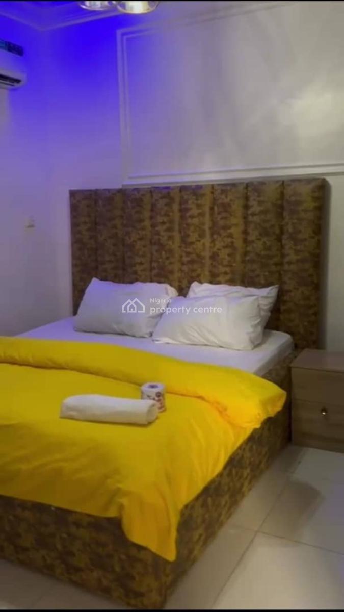 Fully Furnished & Serviced 2 Bedroom Apartment, Lekki Phase 1, Lekki, Lagos, Flat / Apartment for Rent