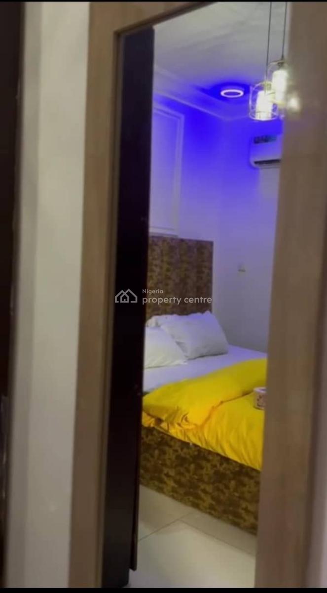 Fully Furnished & Serviced 2 Bedroom Apartment, Lekki Phase 1, Lekki, Lagos, Flat / Apartment for Rent