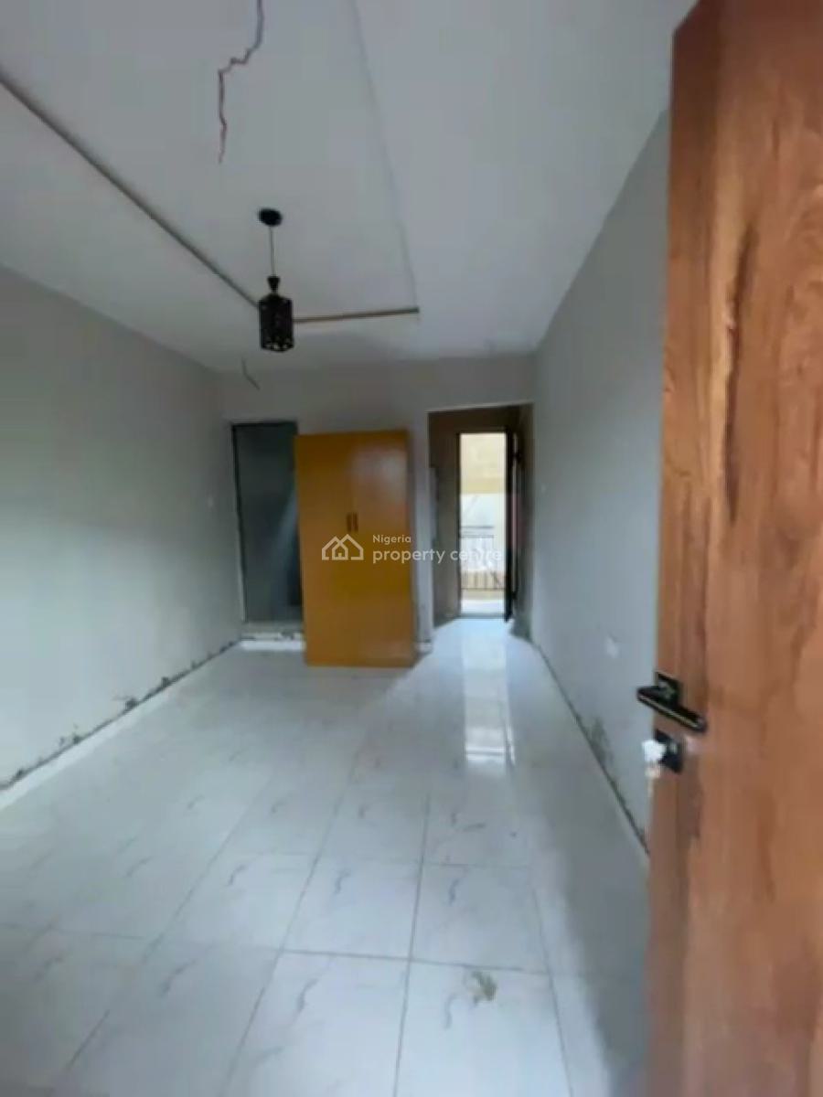 Spacious Studio with Wardrobe,cabinet,balcony, Off Morocco Road, Yaba, Lagos, Self Contain (single Rooms) for Sale