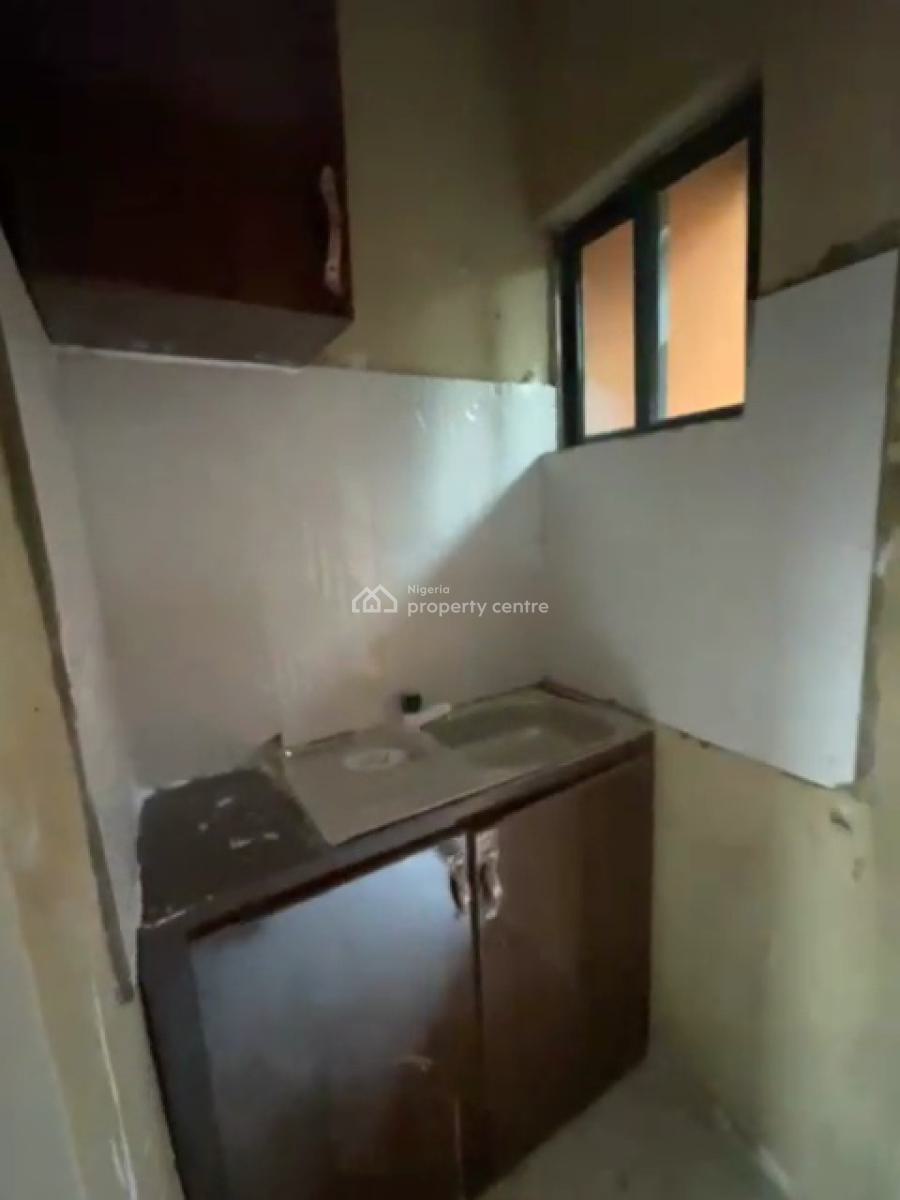 Spacious Studio with Wardrobe,cabinet,balcony, Off Morocco Road, Yaba, Lagos, Self Contain (single Rooms) for Sale