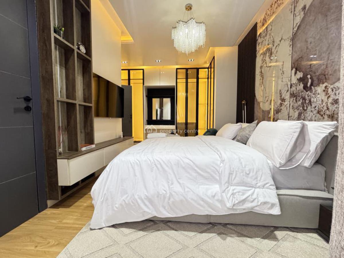 Newly Furnished Luxury 3 Bedrooms with Pool and Ps5, Lekki Phase 1, Lekki, Lagos, Flat / Apartment Short Let