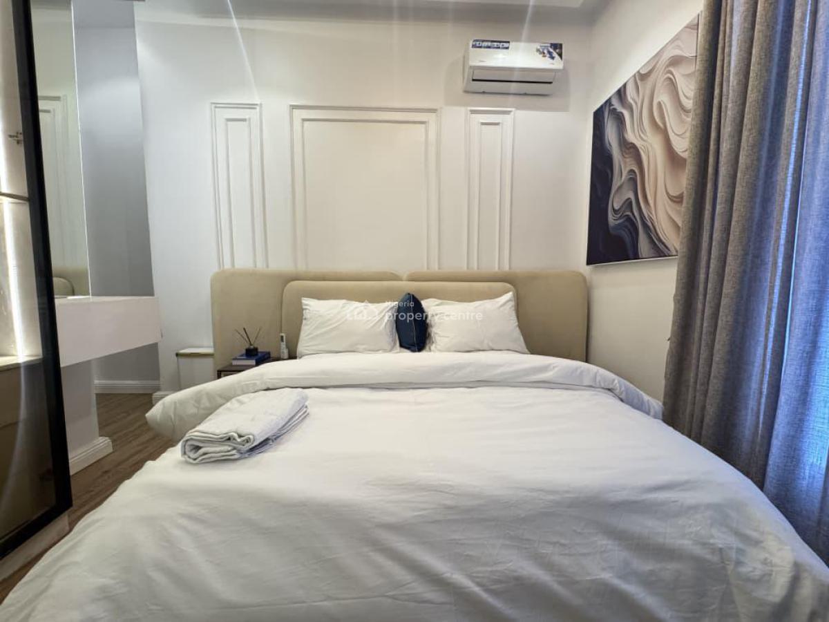 Newly Furnished Luxury 3 Bedrooms with Pool and Ps5, Lekki Phase 1, Lekki, Lagos, Flat / Apartment Short Let