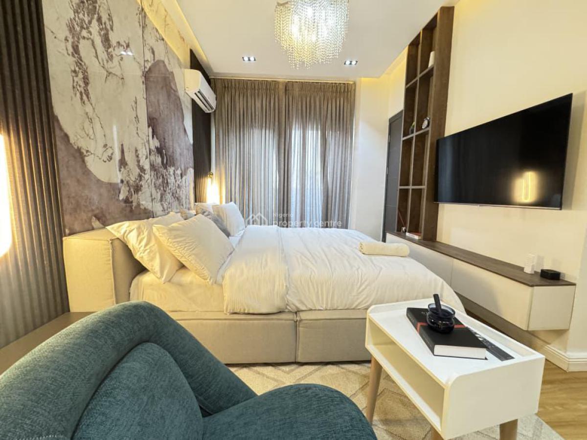 Newly Furnished Luxury 3 Bedrooms with Pool and Ps5, Lekki Phase 1, Lekki, Lagos, Flat / Apartment Short Let