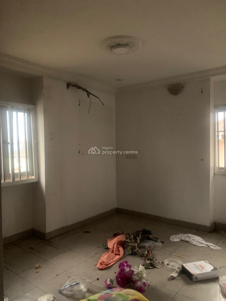 Relatively New and Spacious 3 Bedroom, Gbagada Phase 1, Gbagada, Lagos, Flat / Apartment for Rent